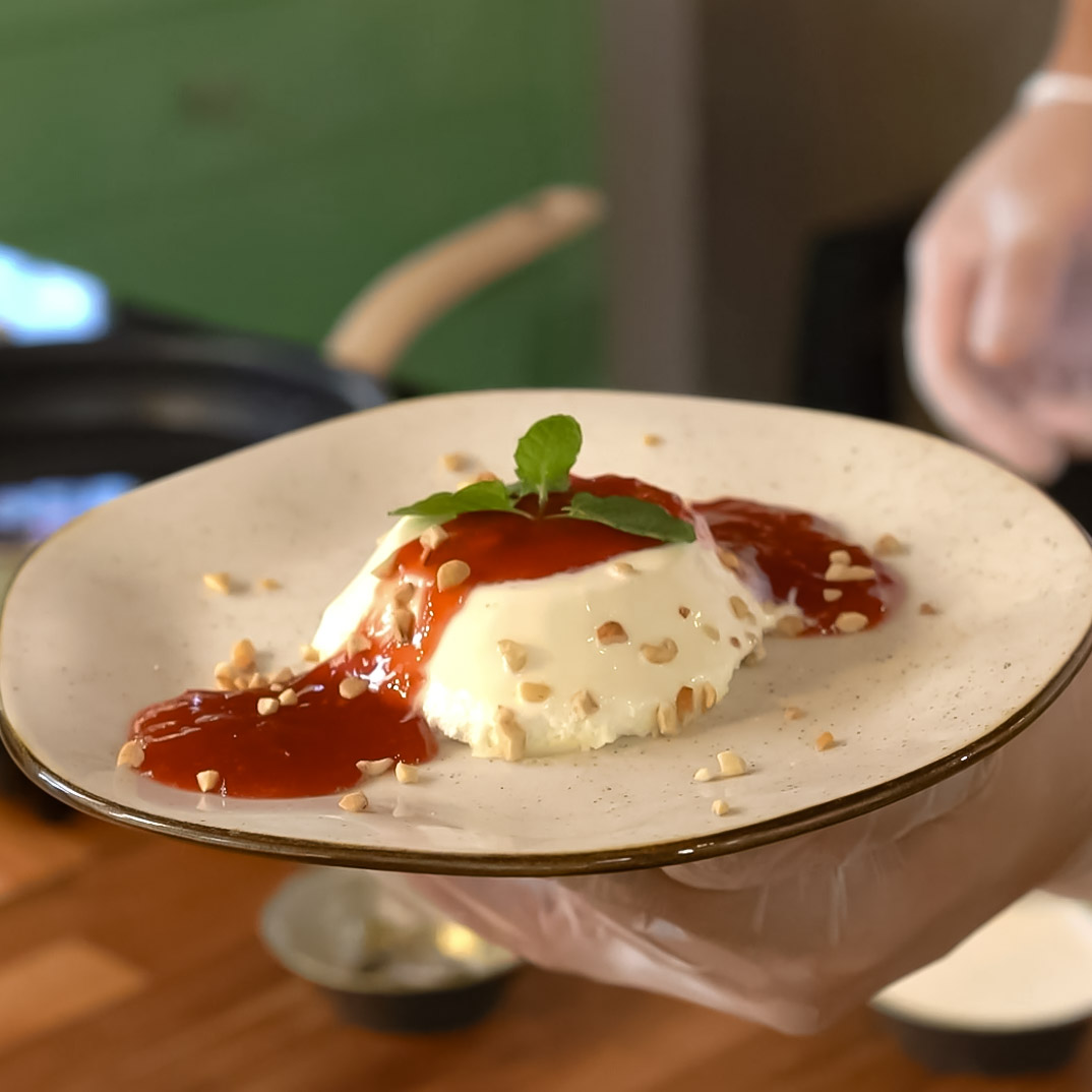Finalização de sobremesa italiana